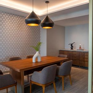 One-Bedroom Suite High Floor