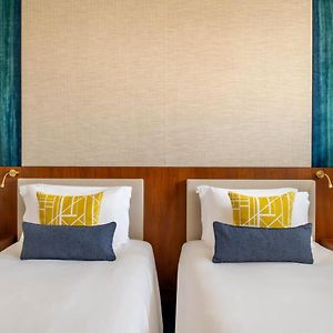 Essential Twin Room
